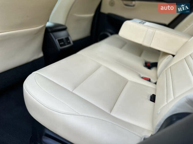 Сірий Лексус НХ, об'ємом двигуна 2 л та пробігом 186 тис. км за 18850 $, фото 112 на Automoto.ua