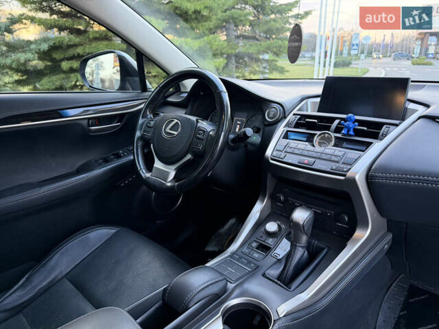 Сірий Лексус НХ, об'ємом двигуна 2 л та пробігом 105 тис. км за 22000 $, фото 13 на Automoto.ua