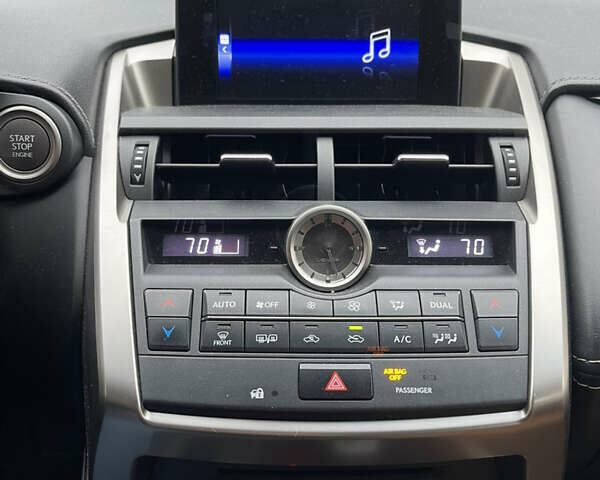 Сірий Лексус НХ, об'ємом двигуна 2 л та пробігом 142 тис. км за 20800 $, фото 28 на Automoto.ua