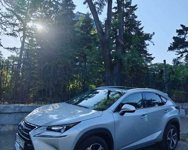 Серый Лексус НХ, объемом двигателя 2 л и пробегом 172 тыс. км за 21500 $, фото 1 на Automoto.ua