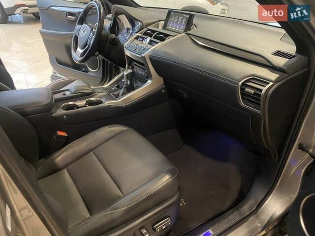 Сірий Лексус НХ, об'ємом двигуна 2.49 л та пробігом 55 тис. км за 29500 $, фото 34 на Automoto.ua