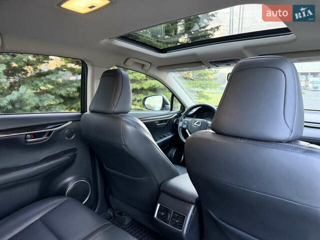 Сірий Лексус НХ, об'ємом двигуна 2 л та пробігом 105 тис. км за 22000 $, фото 15 на Automoto.ua