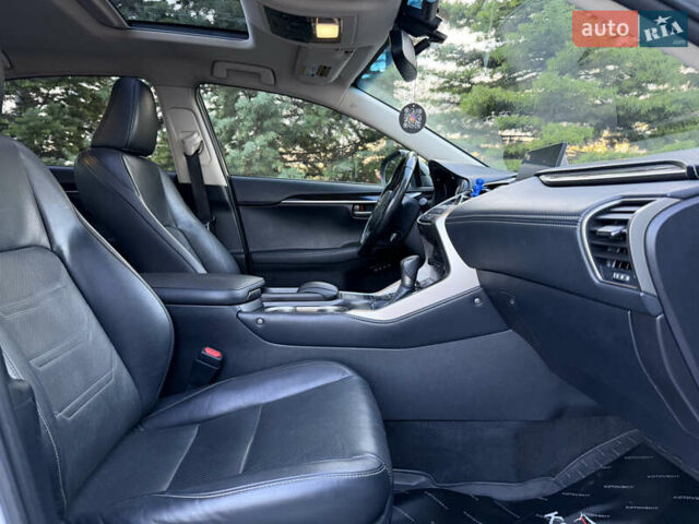 Сірий Лексус НХ, об'ємом двигуна 2 л та пробігом 105 тис. км за 22000 $, фото 14 на Automoto.ua