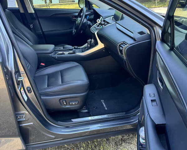 Сірий Лексус НХ, об'ємом двигуна 2 л та пробігом 137 тис. км за 21500 $, фото 13 на Automoto.ua
