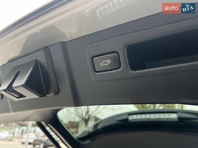 Серый Лексус НХ, объемом двигателя 2 л и пробегом 137 тыс. км за 17800 $, фото 9 на Automoto.ua