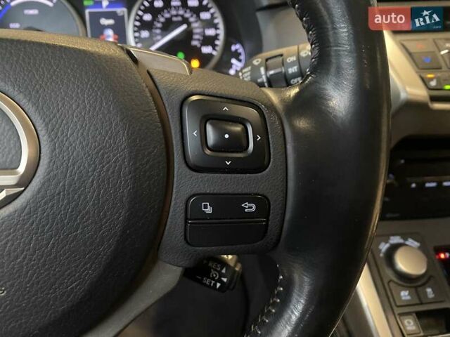 Сірий Лексус НХ, об'ємом двигуна 2.49 л та пробігом 55 тис. км за 29500 $, фото 24 на Automoto.ua