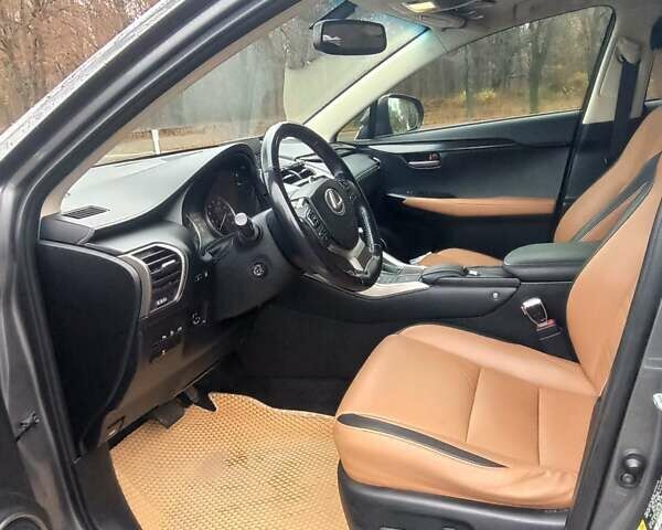 Сірий Лексус НХ, об'ємом двигуна 2 л та пробігом 160 тис. км за 23000 $, фото 9 на Automoto.ua