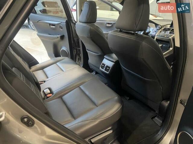 Сірий Лексус НХ, об'ємом двигуна 2.49 л та пробігом 55 тис. км за 29500 $, фото 39 на Automoto.ua