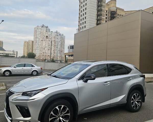 Сірий Лексус НХ, об'ємом двигуна 2 л та пробігом 317 тис. км за 19200 $, фото 2 на Automoto.ua