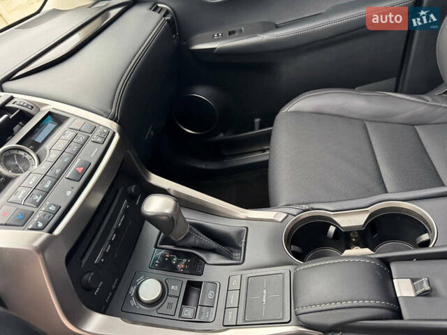 Сірий Лексус НХ, об'ємом двигуна 2 л та пробігом 96 тис. км за 23500 $, фото 14 на Automoto.ua