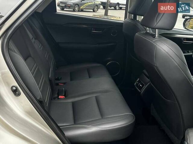 Серый Лексус НХ, объемом двигателя 2 л и пробегом 137 тыс. км за 17800 $, фото 16 на Automoto.ua