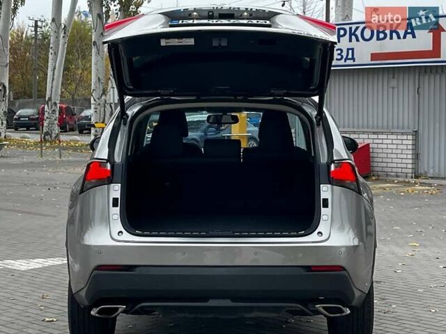 Серый Лексус НХ, объемом двигателя 2 л и пробегом 137 тыс. км за 17800 $, фото 8 на Automoto.ua