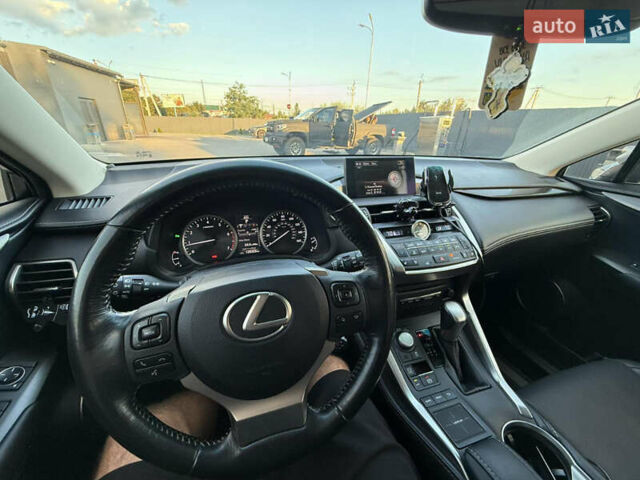 Серый Лексус НХ, объемом двигателя 2 л и пробегом 128 тыс. км за 27000 $, фото 6 на Automoto.ua