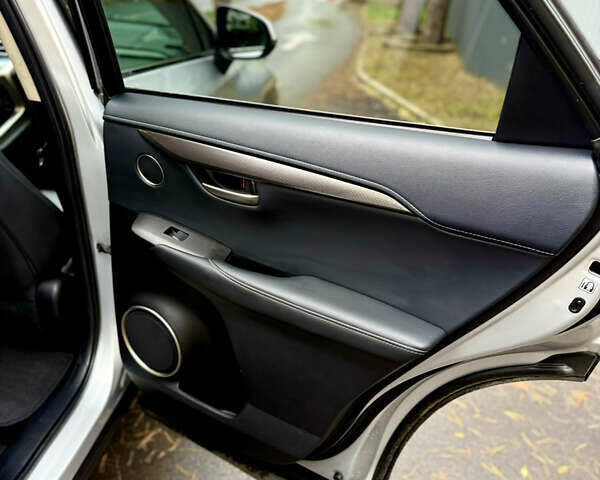 Серый Лексус НХ, объемом двигателя 2 л и пробегом 111 тыс. км за 17900 $, фото 15 на Automoto.ua