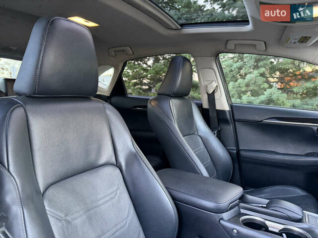 Сірий Лексус НХ, об'ємом двигуна 2 л та пробігом 105 тис. км за 22000 $, фото 17 на Automoto.ua