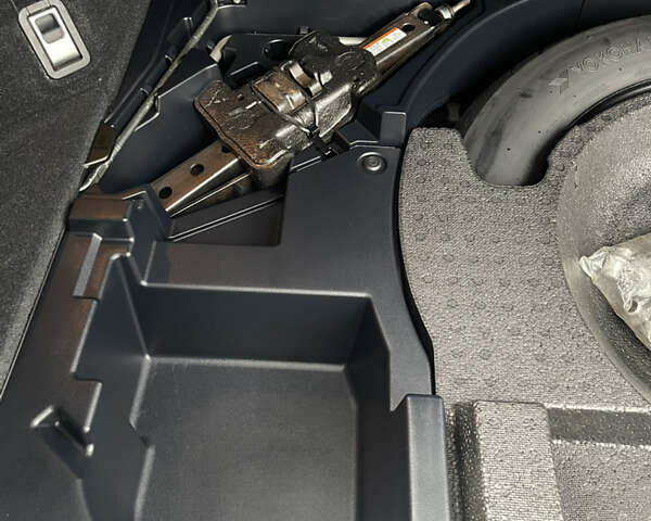 Сірий Лексус НХ, об'ємом двигуна 2 л та пробігом 142 тис. км за 20800 $, фото 18 на Automoto.ua
