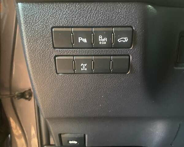 Серый Лексус НХ, объемом двигателя 2 л и пробегом 150 тыс. км за 21500 $, фото 31 на Automoto.ua