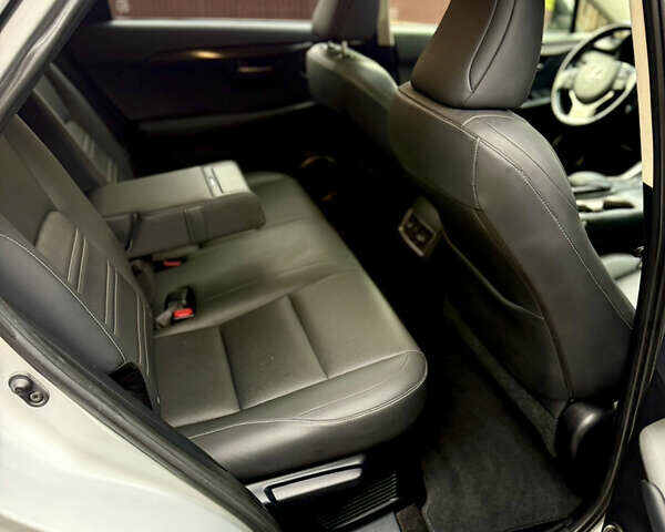 Серый Лексус НХ, объемом двигателя 2 л и пробегом 111 тыс. км за 17900 $, фото 13 на Automoto.ua