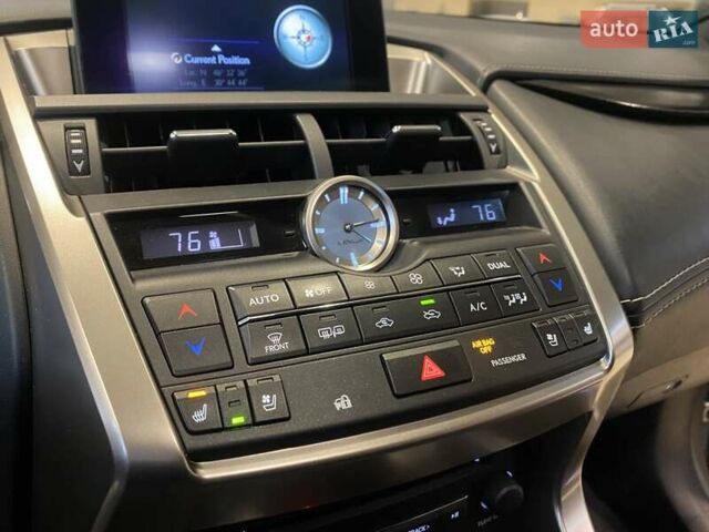Сірий Лексус НХ, об'ємом двигуна 2.49 л та пробігом 55 тис. км за 29500 $, фото 30 на Automoto.ua