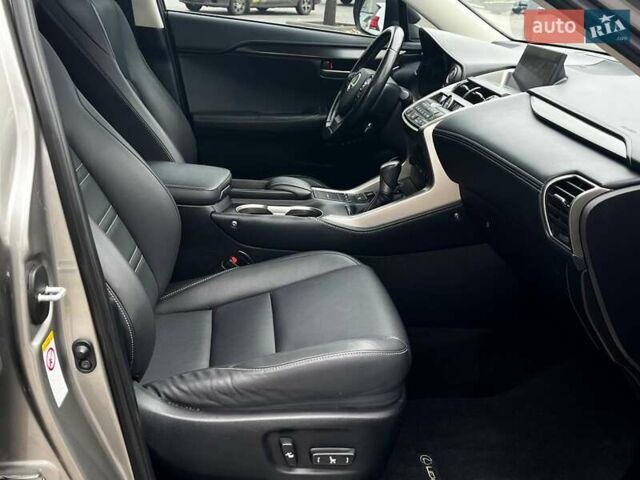 Серый Лексус НХ, объемом двигателя 2 л и пробегом 137 тыс. км за 17800 $, фото 20 на Automoto.ua