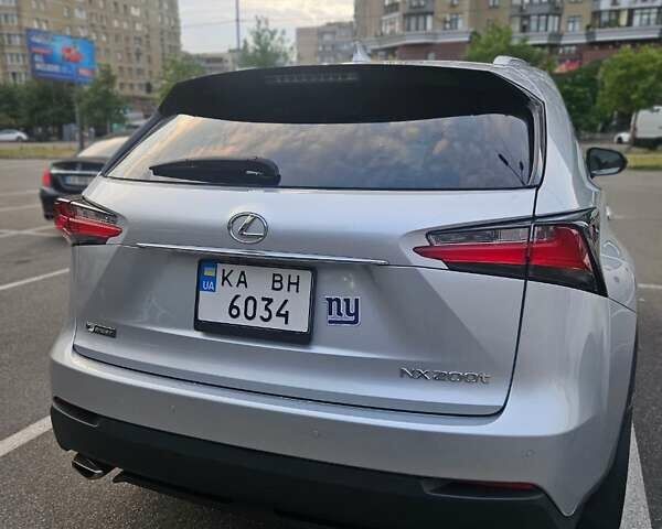 Сірий Лексус НХ, об'ємом двигуна 2 л та пробігом 317 тис. км за 19200 $, фото 4 на Automoto.ua
