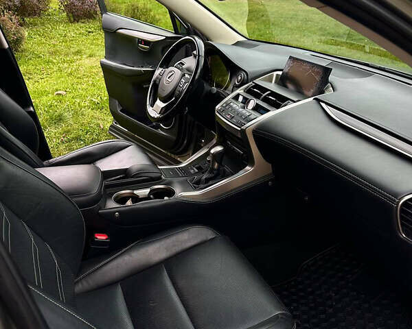 Лексус НХ 2015 у Житомирі на Automoto.ua Сірий Лексус НХ, об'ємом двигуна 2 л та пробігом 117 тис. км за 22900 $, фото 7 на Automoto.ua