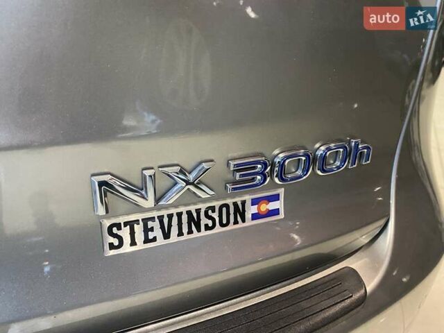 Сірий Лексус НХ, об'ємом двигуна 2.49 л та пробігом 55 тис. км за 29500 $, фото 17 на Automoto.ua