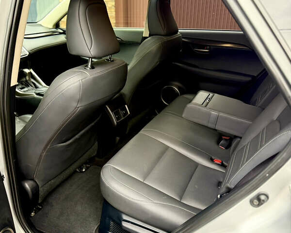 Серый Лексус НХ, объемом двигателя 2 л и пробегом 111 тыс. км за 17900 $, фото 17 на Automoto.ua