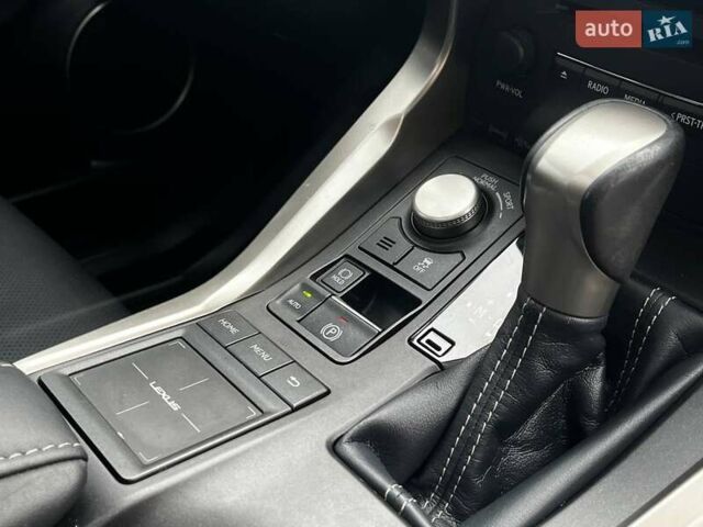 Серый Лексус НХ, объемом двигателя 2 л и пробегом 137 тыс. км за 17800 $, фото 22 на Automoto.ua