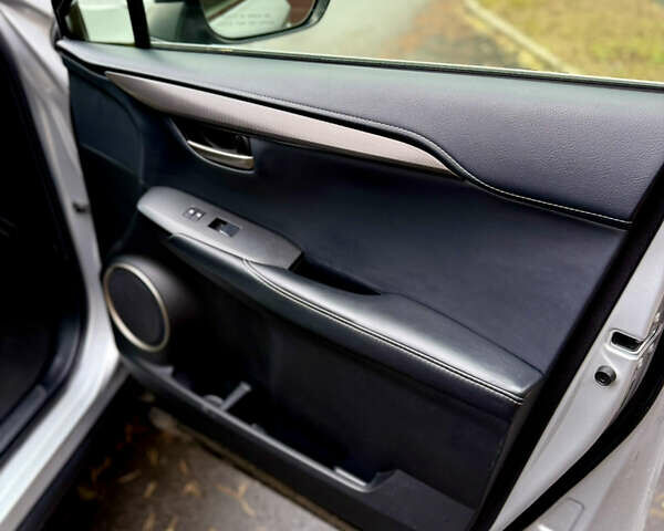 Серый Лексус НХ, объемом двигателя 2 л и пробегом 111 тыс. км за 17900 $, фото 8 на Automoto.ua