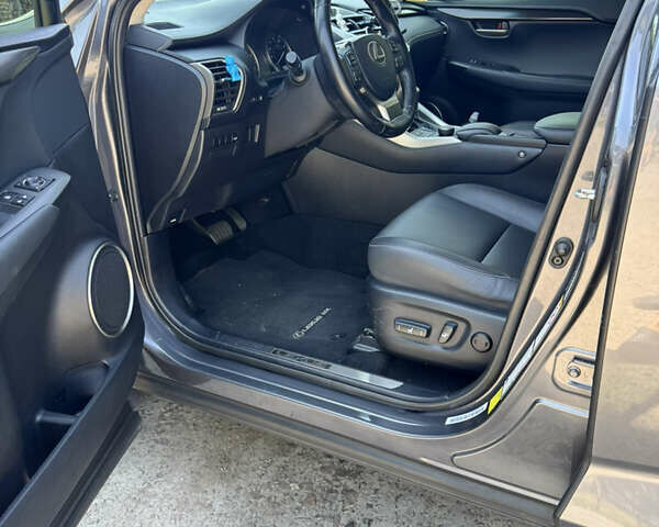 Сірий Лексус НХ, об'ємом двигуна 2 л та пробігом 137 тис. км за 21500 $, фото 11 на Automoto.ua