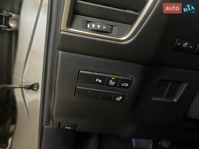 Сірий Лексус НХ, об'ємом двигуна 2.49 л та пробігом 55 тис. км за 29500 $, фото 27 на Automoto.ua