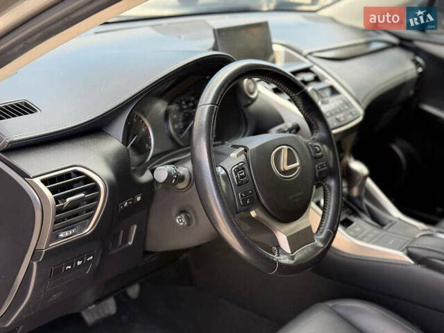 Сірий Лексус НХ, об'ємом двигуна 2 л та пробігом 137 тис. км за 19500 $, фото 5 на Automoto.ua