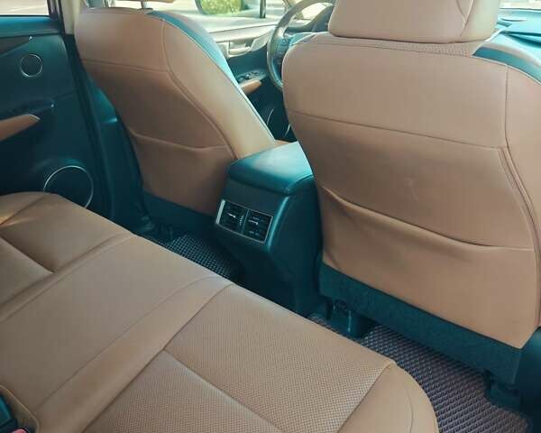 Серый Лексус НХ, объемом двигателя 2 л и пробегом 172 тыс. км за 21500 $, фото 6 на Automoto.ua