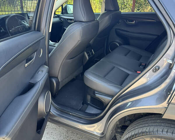 Сірий Лексус НХ, об'ємом двигуна 2 л та пробігом 137 тис. км за 21500 $, фото 12 на Automoto.ua
