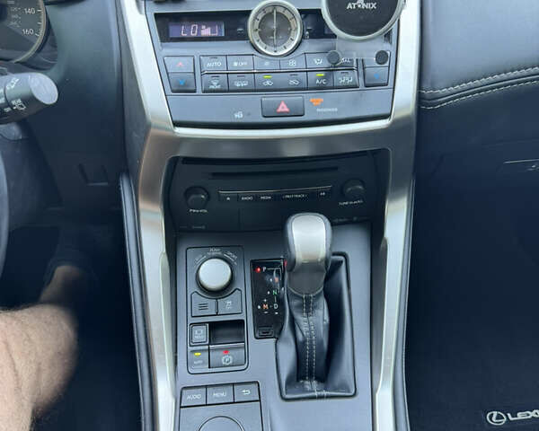 Сірий Лексус НХ, об'ємом двигуна 2 л та пробігом 137 тис. км за 21500 $, фото 10 на Automoto.ua