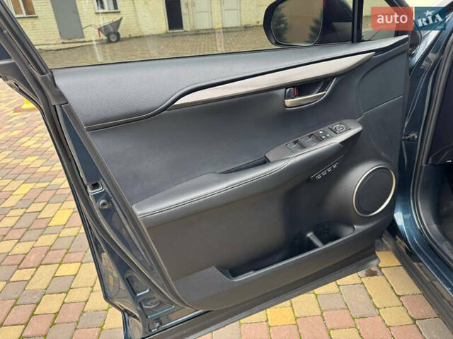 Сірий Лексус НХ, об'ємом двигуна 2 л та пробігом 96 тис. км за 23500 $, фото 10 на Automoto.ua