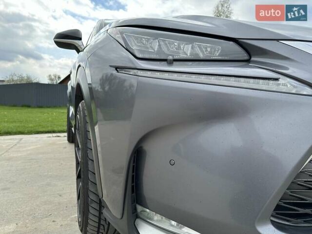 Сірий Лексус НХ, об'ємом двигуна 2 л та пробігом 154 тис. км за 28900 $, фото 7 на Automoto.ua