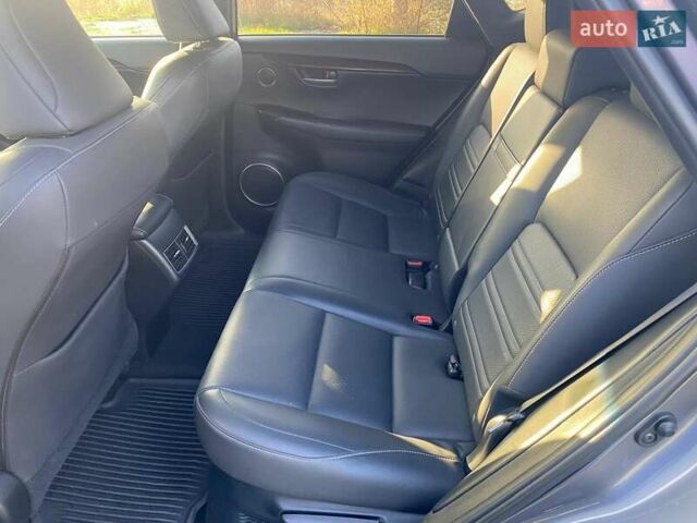 Серый Лексус НХ, объемом двигателя 2 л и пробегом 150 тыс. км за 21500 $, фото 10 на Automoto.ua