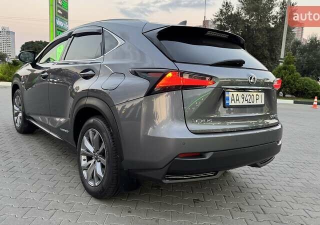 Сірий Лексус НХ, об'ємом двигуна 2.49 л та пробігом 148 тис. км за 27999 $, фото 4 на Automoto.ua