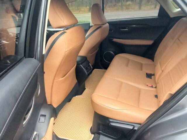 Серый Лексус НХ, объемом двигателя 2 л и пробегом 160 тыс. км за 23000 $, фото 5 на Automoto.ua