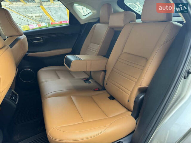 Серый Лексус НХ, объемом двигателя 2 л и пробегом 141 тыс. км за 20900 $, фото 18 на Automoto.ua