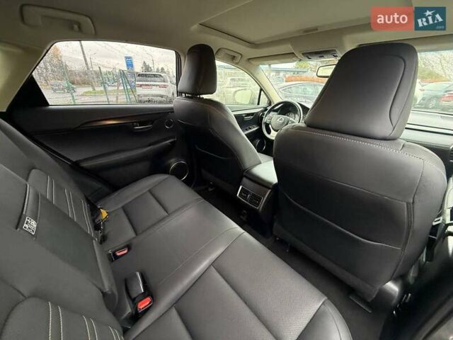 Серый Лексус НХ, объемом двигателя 2 л и пробегом 70 тыс. км за 16700 $, фото 5 на Automoto.ua