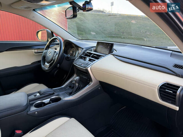 Сірий Лексус НХ, об'ємом двигуна 2 л та пробігом 96 тис. км за 22500 $, фото 26 на Automoto.ua