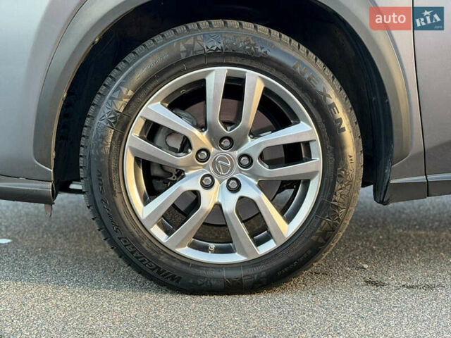 Сірий Лексус НХ, об'ємом двигуна 2 л та пробігом 96 тис. км за 22500 $, фото 6 на Automoto.ua