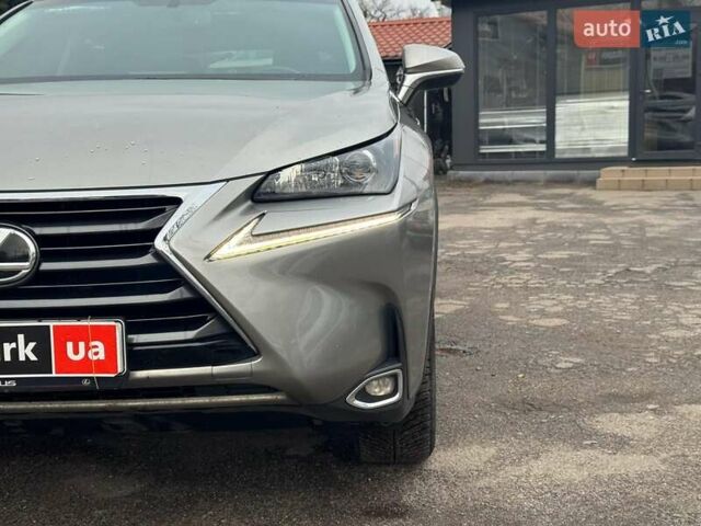 Серый Лексус НХ, объемом двигателя 2 л и пробегом 98 тыс. км за 27740 $, фото 10 на Automoto.ua