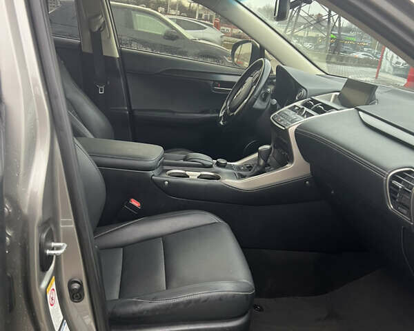 Сірий Лексус НХ, об'ємом двигуна 2 л та пробігом 97 тис. км за 26500 $, фото 7 на Automoto.ua