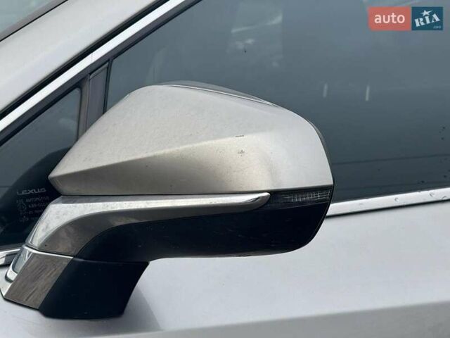 Серый Лексус НХ, объемом двигателя 2 л и пробегом 98 тыс. км за 27740 $, фото 9 на Automoto.ua