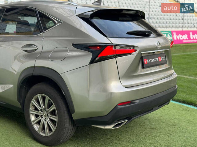 Серый Лексус НХ, объемом двигателя 2 л и пробегом 141 тыс. км за 20900 $, фото 9 на Automoto.ua