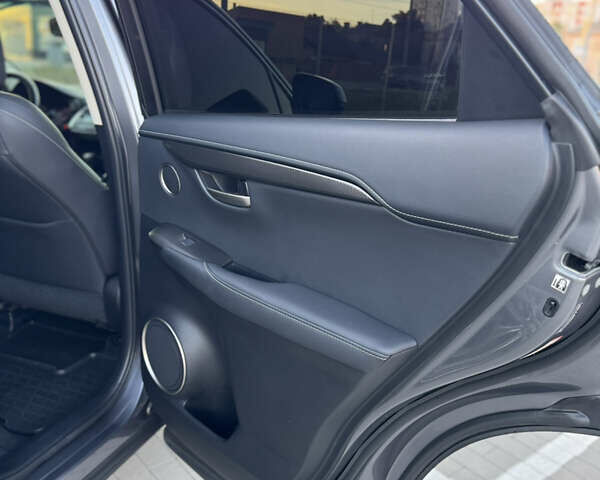 Сірий Лексус НХ, об'ємом двигуна 2 л та пробігом 122 тис. км за 24799 $, фото 67 на Automoto.ua